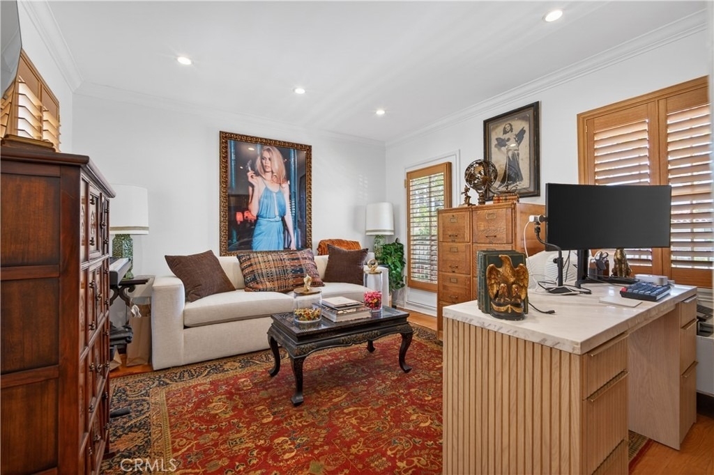 135 S Canon Drive - Photo 4