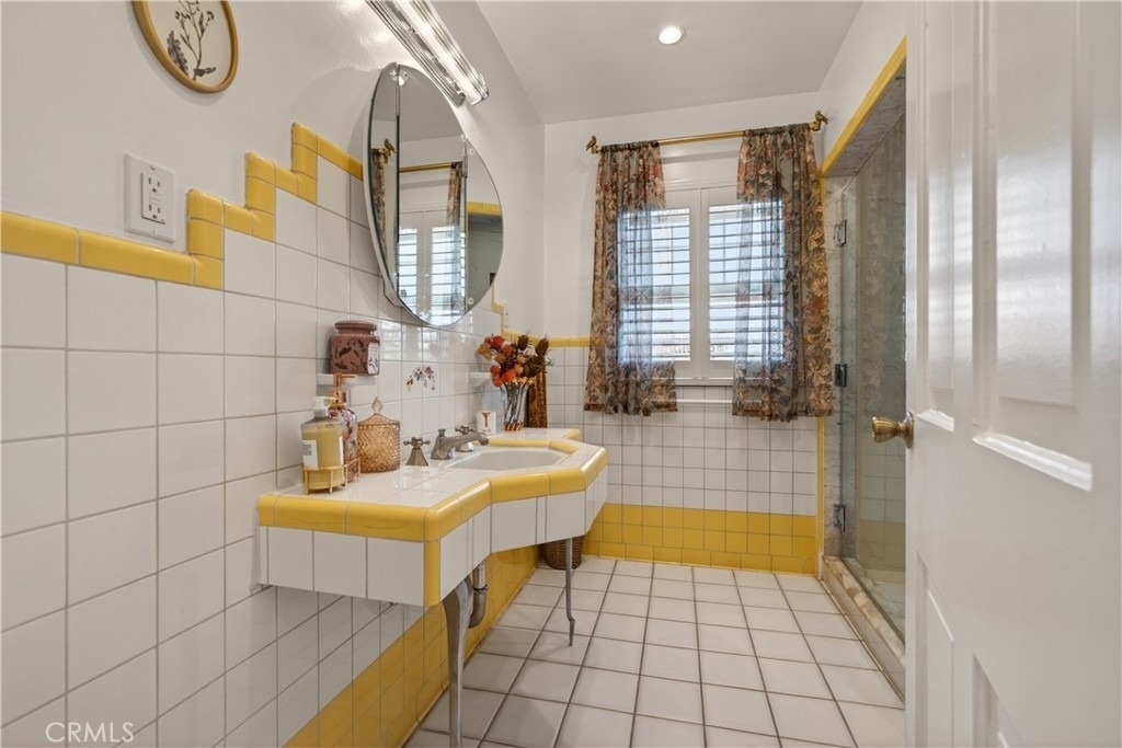 135 S Canon Drive - Photo 6