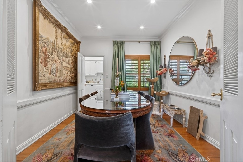 135 S Canon Drive - Photo 2