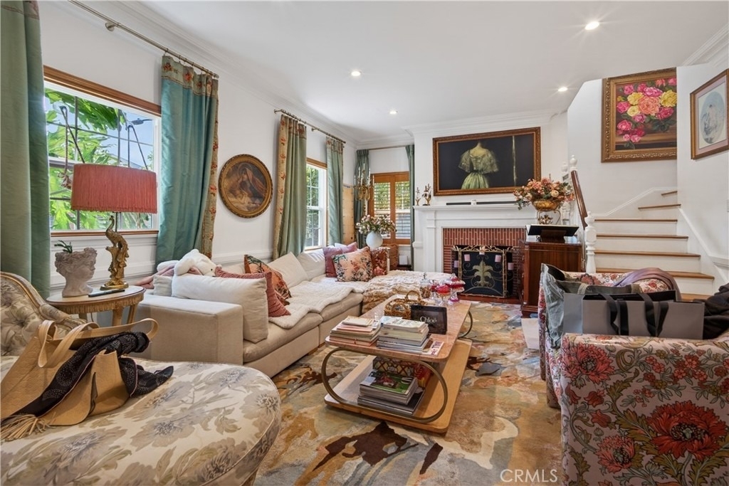 135 S Canon Drive - Photo 1