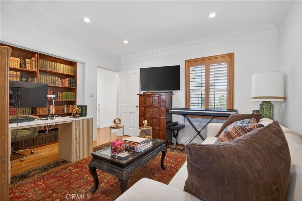 135 S Canon Drive - Photo 5