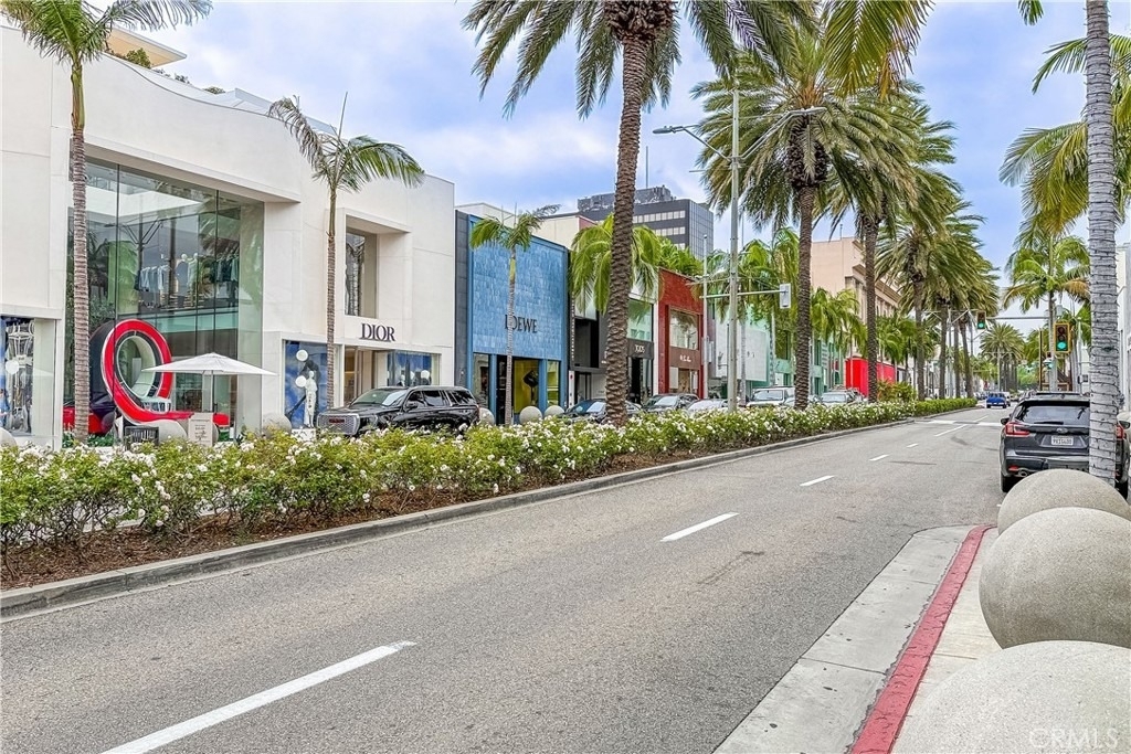 135 S Canon Drive - Photo 14