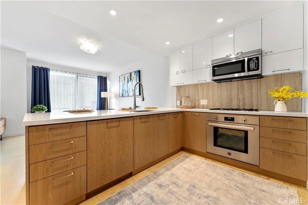 400 S Broadway - Photo 4