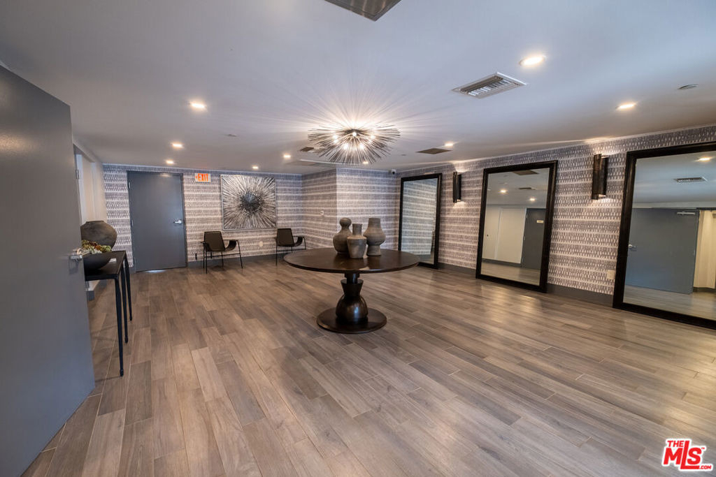 147 S Doheny Drive - Photo 35
