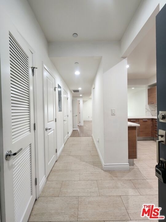 147 S Doheny Drive - Photo 0