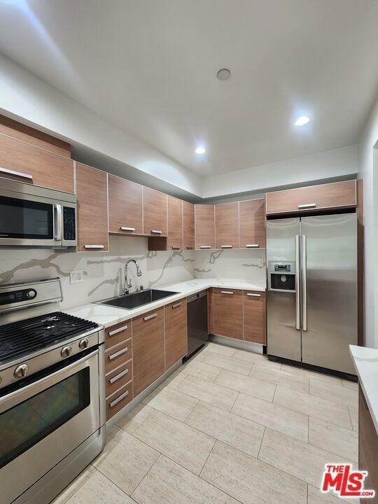 147 S Doheny Drive - Photo 4