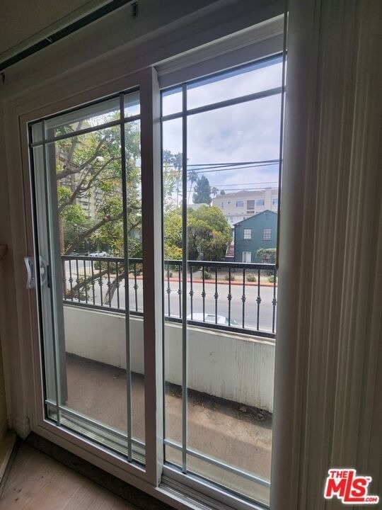 147 S Doheny Drive - Photo 15