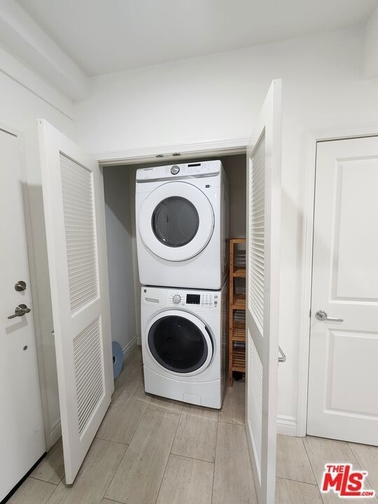 147 S Doheny Drive - Photo 1