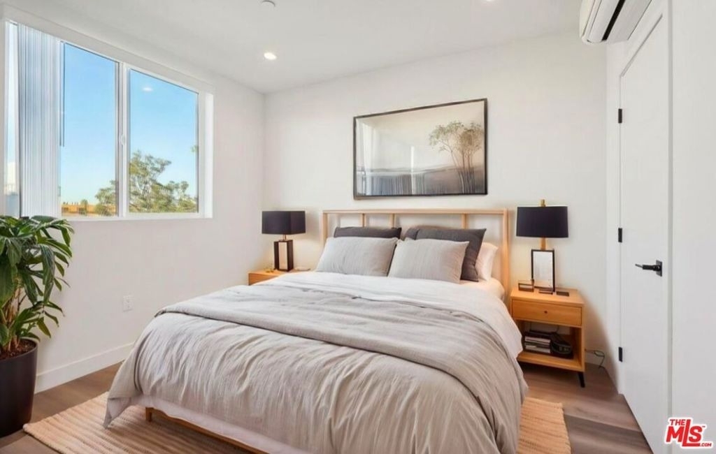 10806 Blix Street - Photo 9