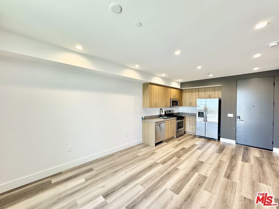 11155 Huston St - Photo 0