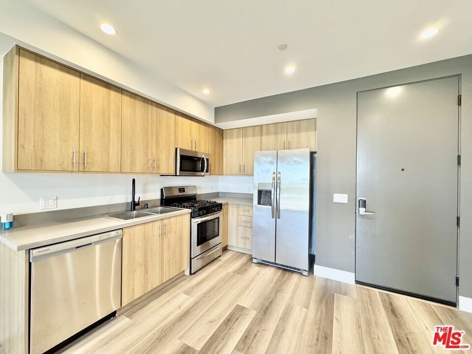 11155 Huston St - Photo 1