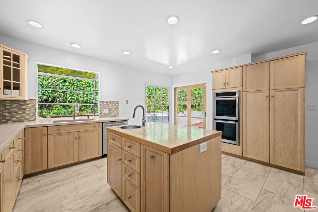435 Dalehurst Avenue - Photo 2