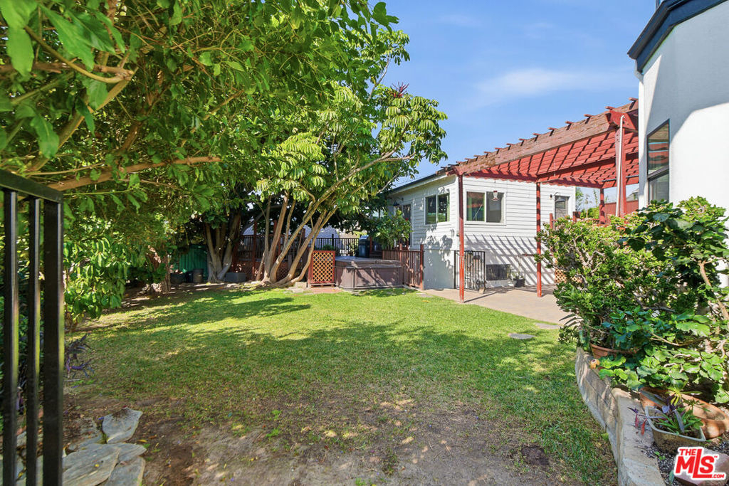1301 Angelus Avenue - Photo 1