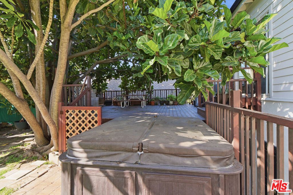 1301 Angelus Avenue - Photo 2