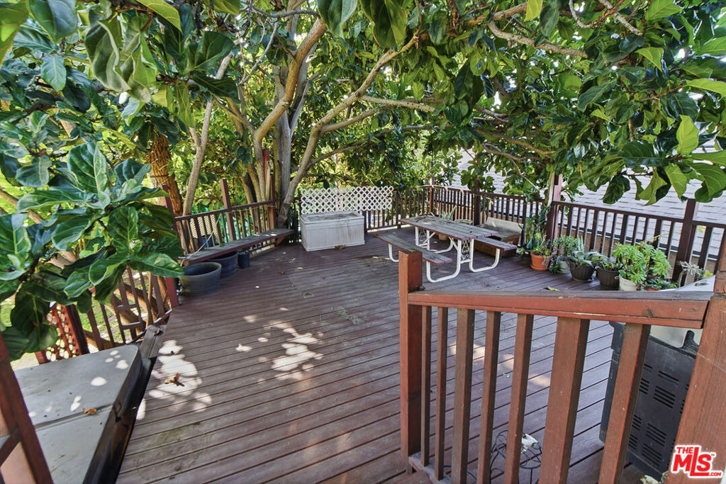 1301 Angelus Avenue - Photo 6