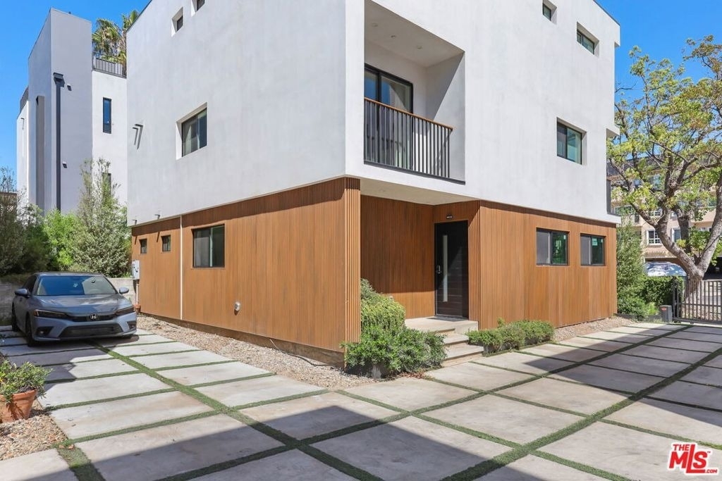 921 N Mariposa Avenue - Photo 11