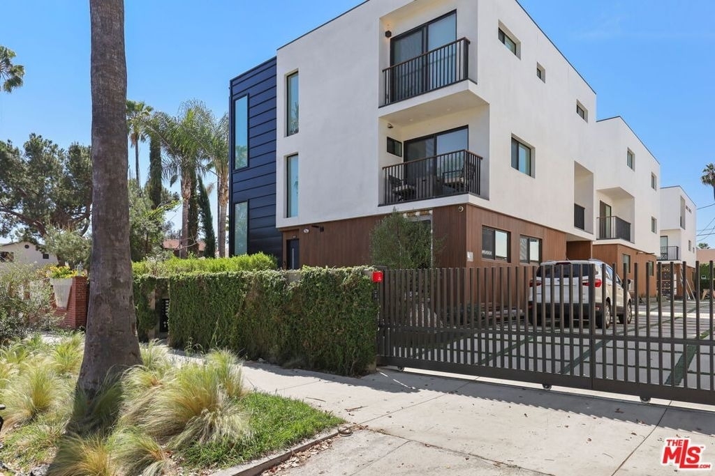 921 N Mariposa Avenue - Photo 6