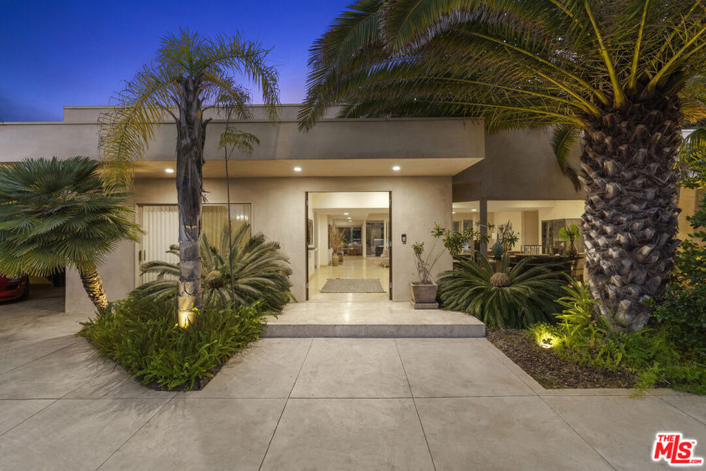 510 Leslie Lane - Photo 1