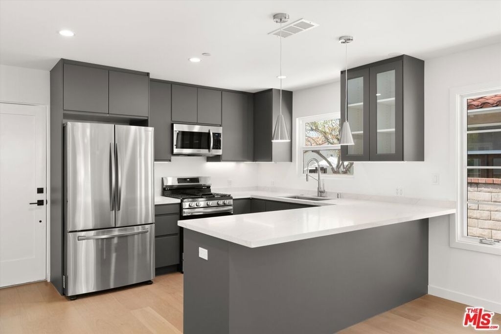 2316 Hill Street - Photo 6