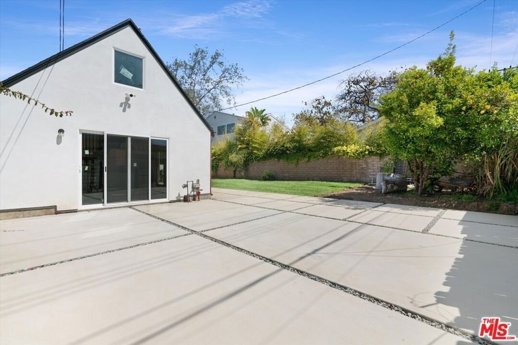 2316 Hill Street - Photo 21