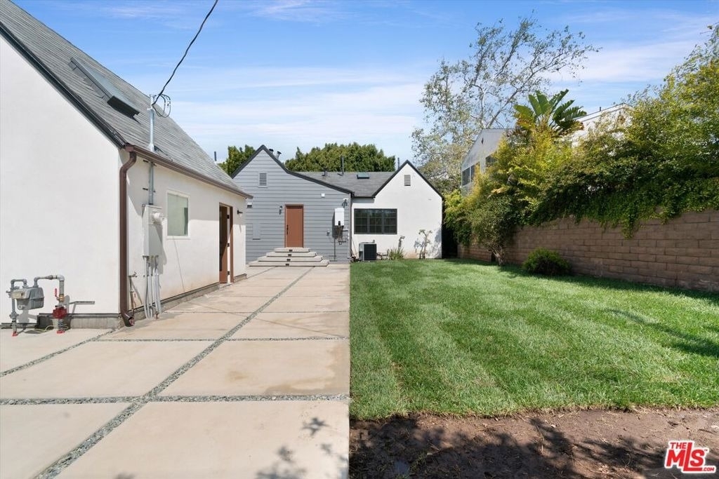 2316 Hill Street - Photo 18