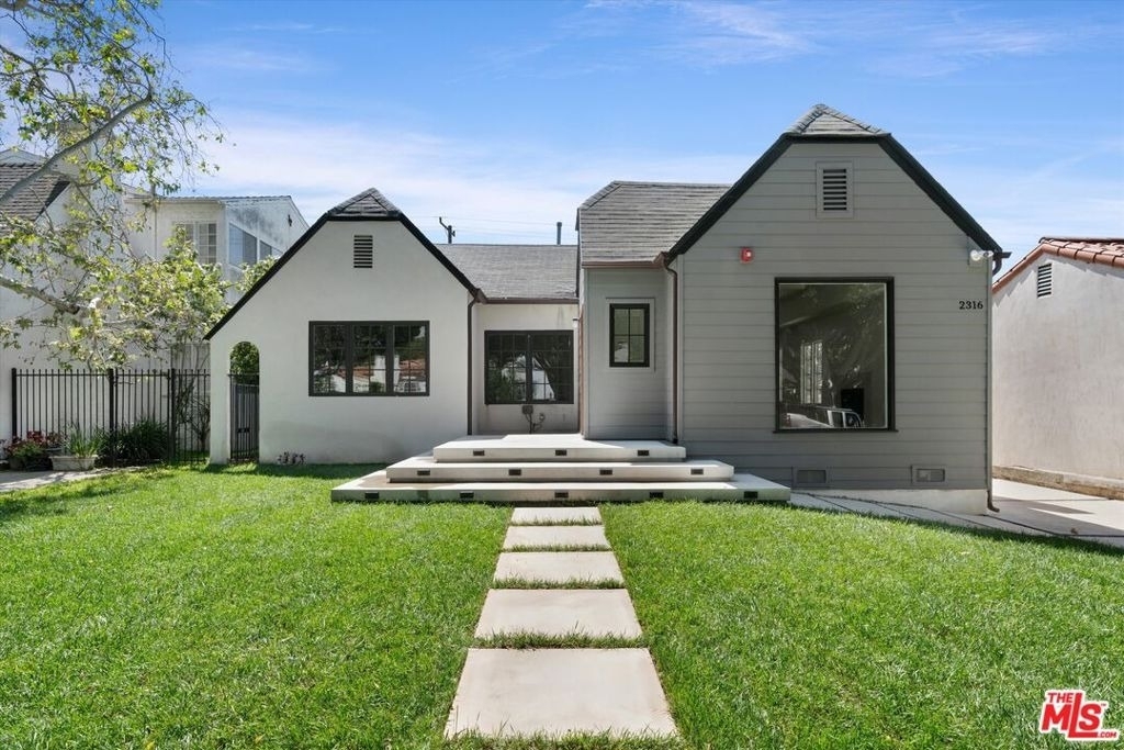 2316 Hill Street - Photo 0