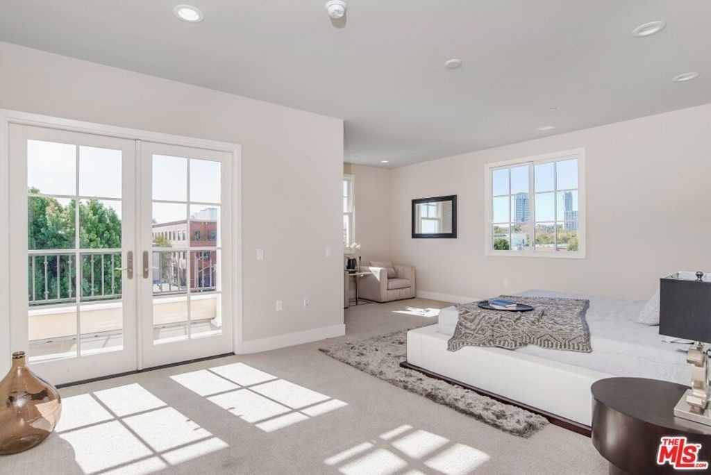 313 S Reeves Drive - Photo 5