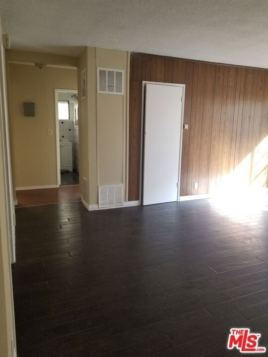 4106 Rosewood Avenue - Photo 2