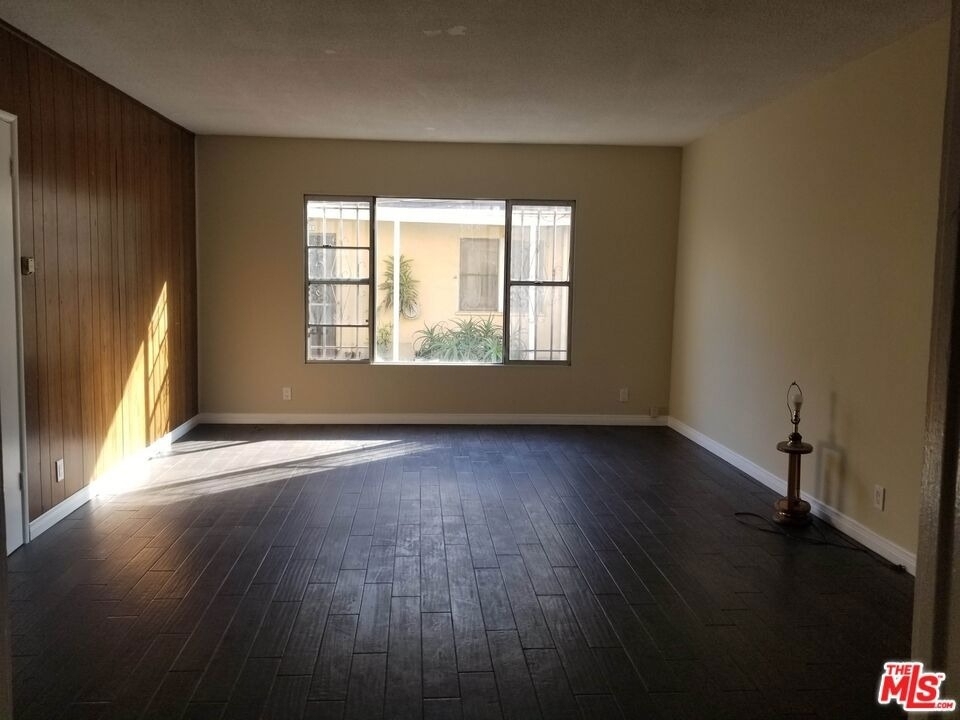 4106 Rosewood Avenue - Photo 1