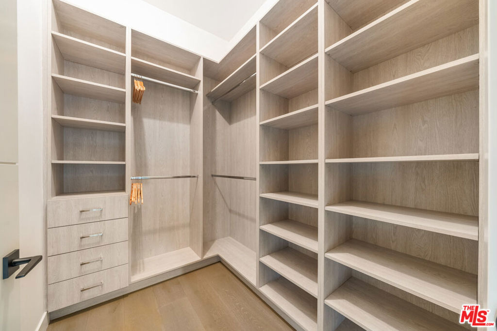 10563 Ashton Avenue - Photo 18
