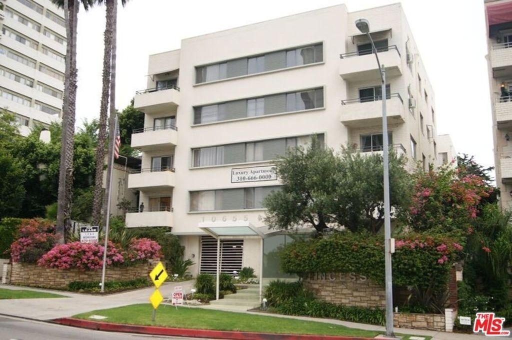 10655 Wilshire Boulevard - Photo 2