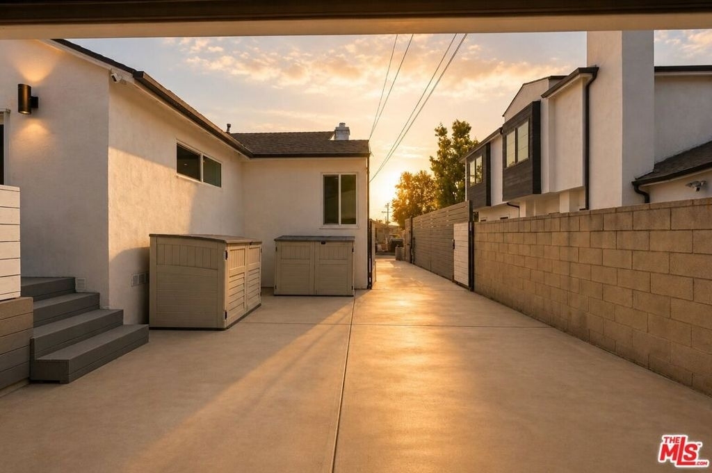 6647 W 82nd Street - Photo 32