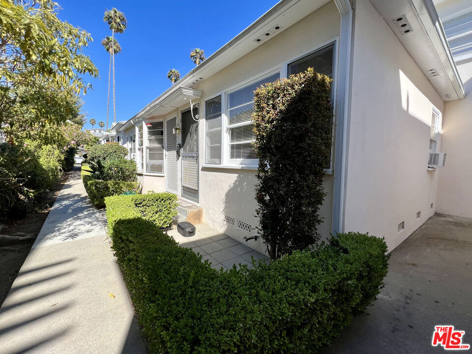 814 19th Street - Photo 3