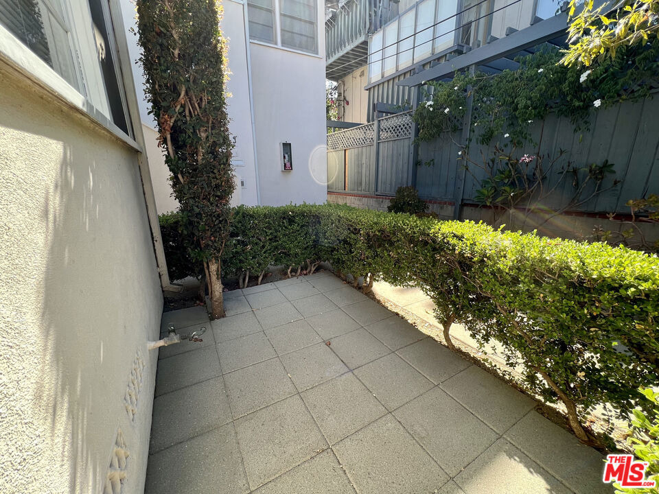 814 19th Street - Photo 4