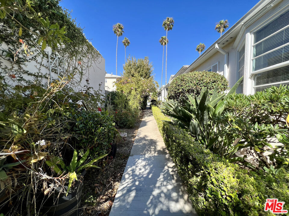 814 19th Street - Photo 2