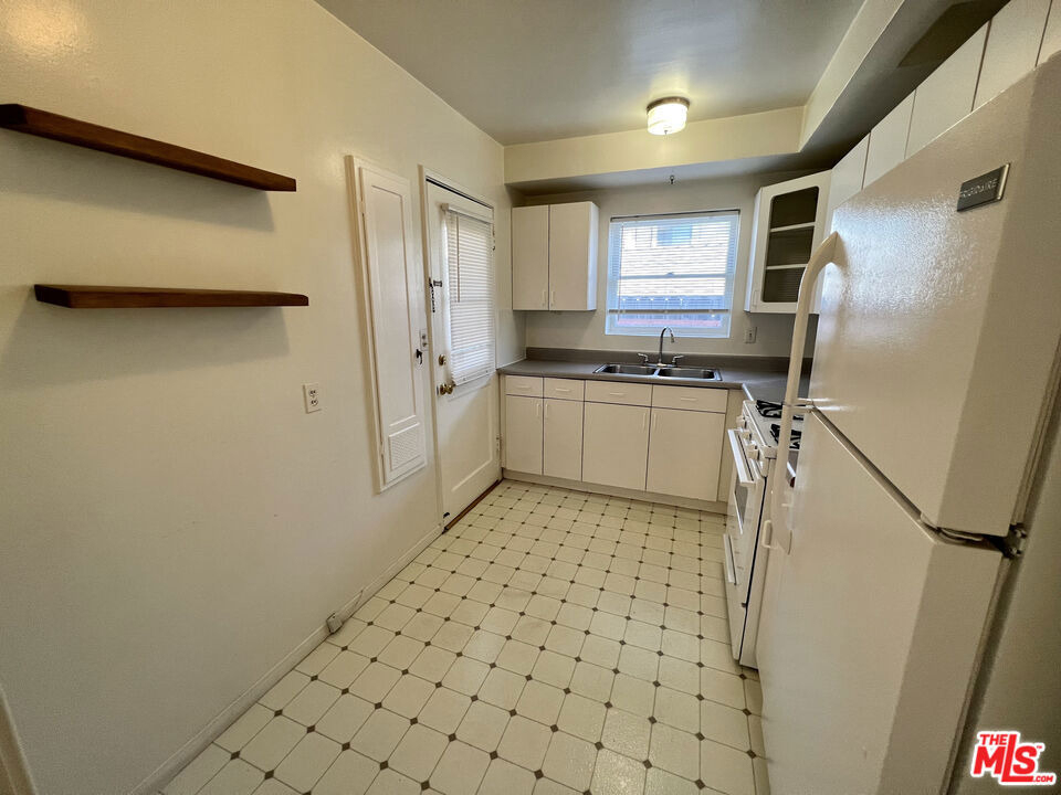 814 19th Street - Photo 10