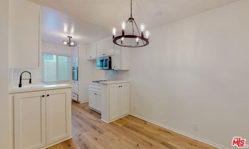 1827 Manning Avenue - Photo 7