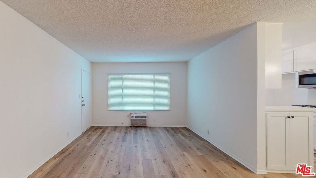 1827 Manning Avenue - Photo 3