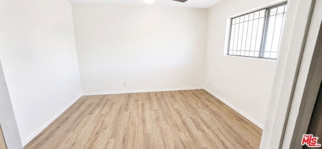2630 S La Salle Avenue - Photo 7