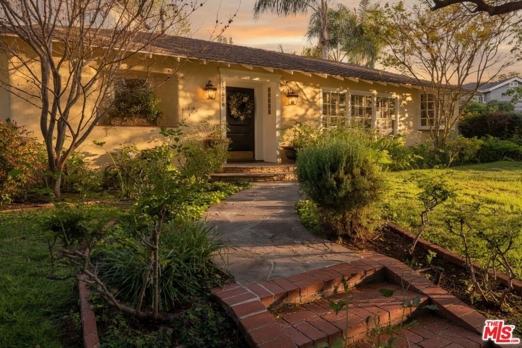 13166 Valley Vista Boulevard - Photo 2