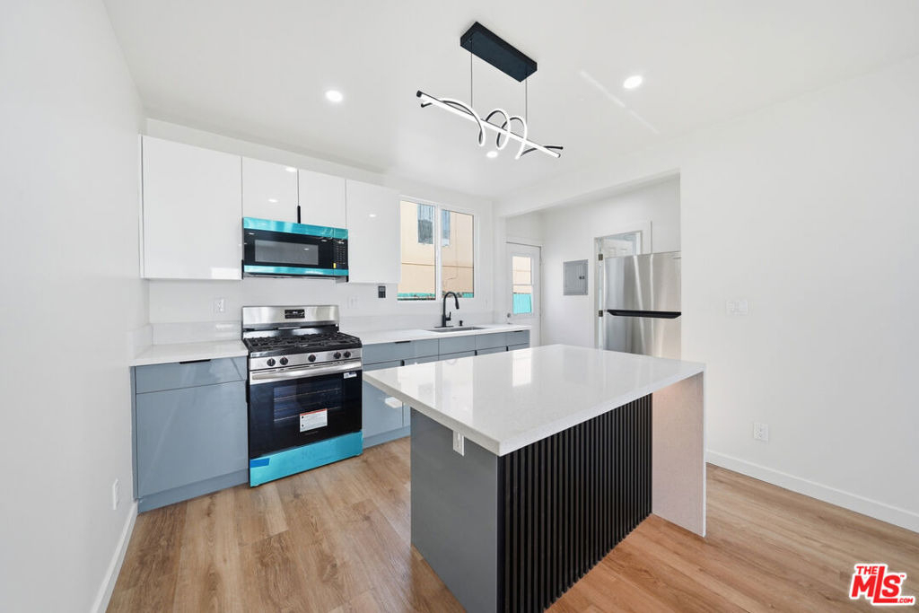 3020 W 12th Street - Photo 3