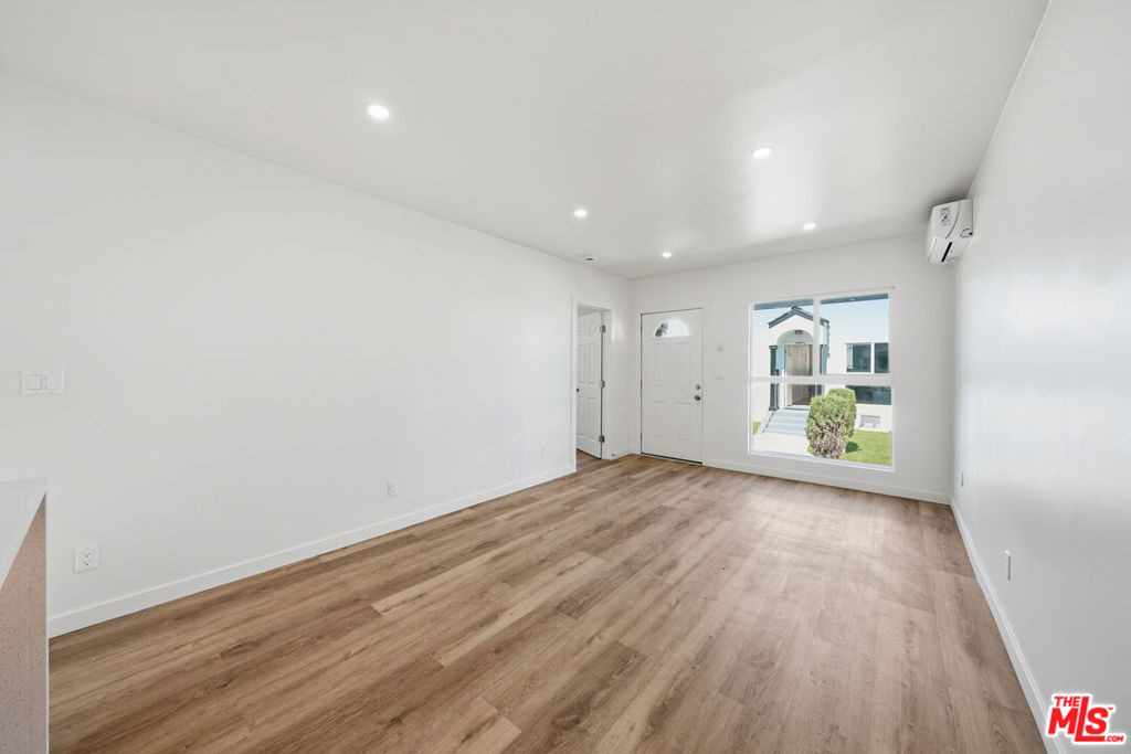 3020 W 12th Street - Photo 1
