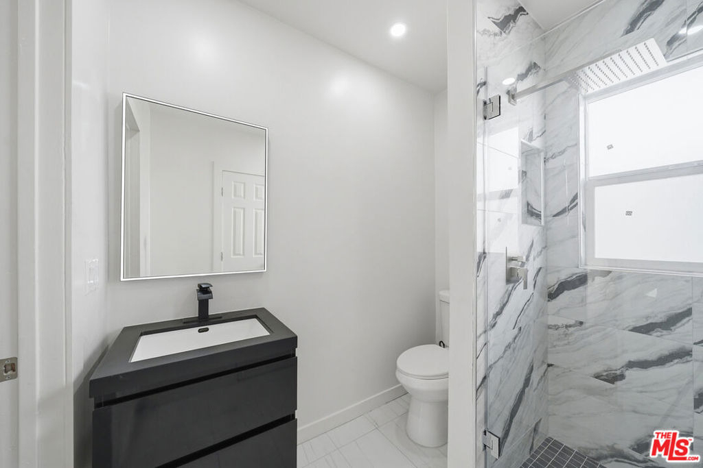 3020 W 12th Street - Photo 4