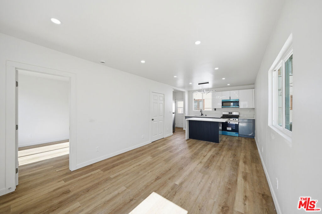 3020 W 12th Street - Photo 1