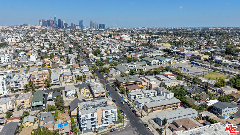 3020 W 12th Street - Photo 10