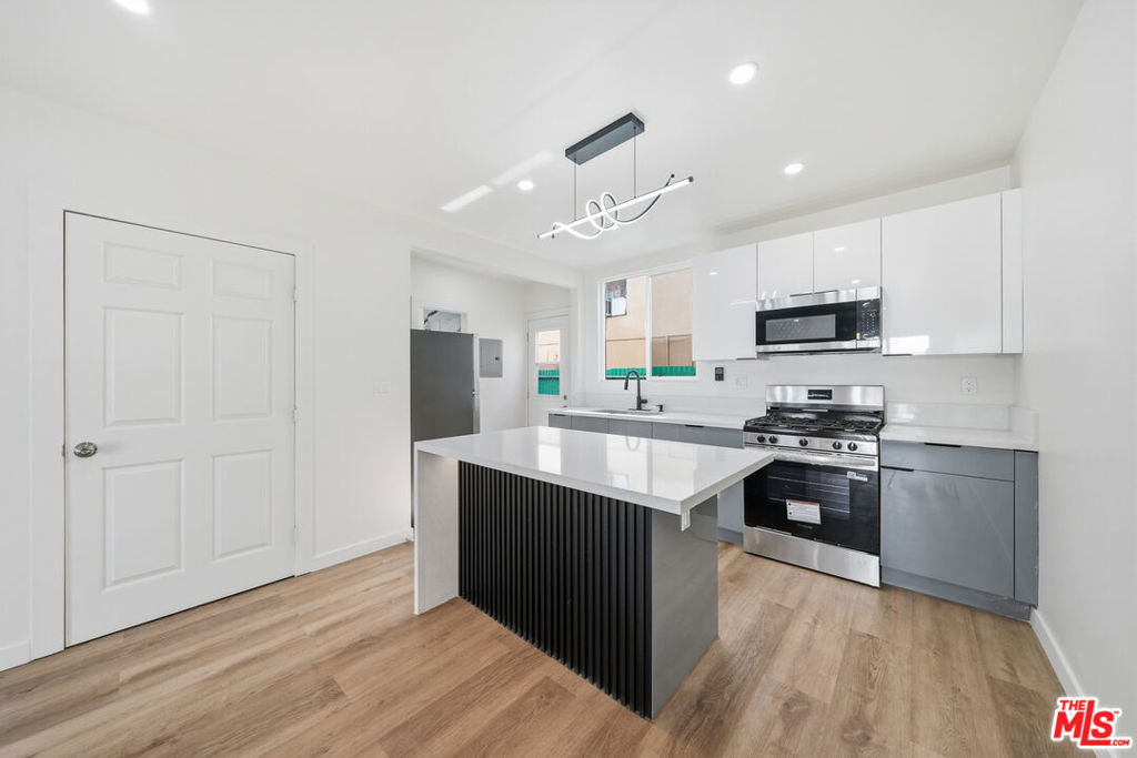 3020 W 12th Street - Photo 0