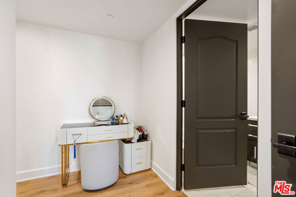 10523 Ashton Avenue - Photo 22