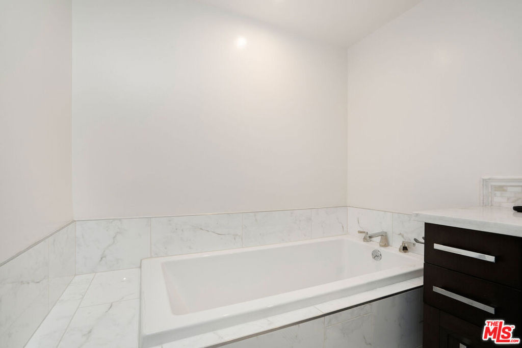 10523 Ashton Avenue - Photo 26