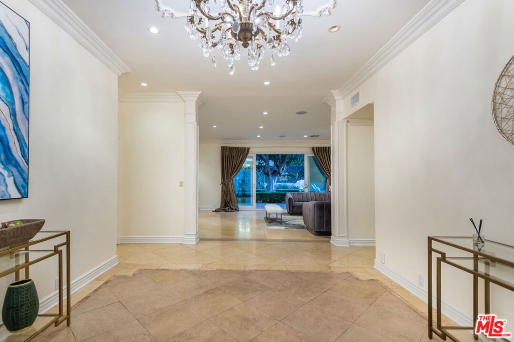 1915 Loma Vista Drive - Photo 2