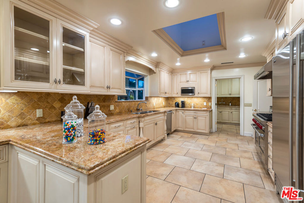 1915 Loma Vista Drive - Photo 14